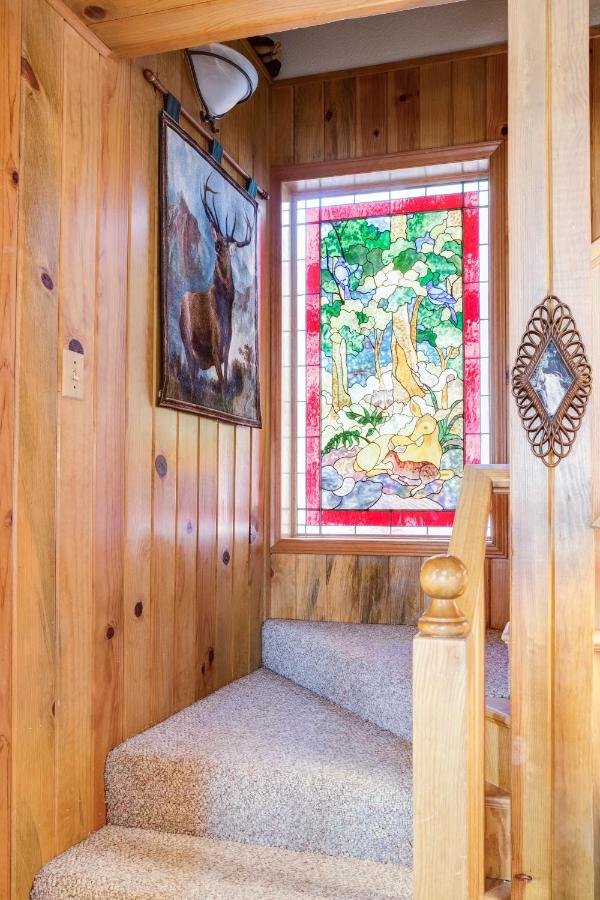| 7 Cedar Lodge