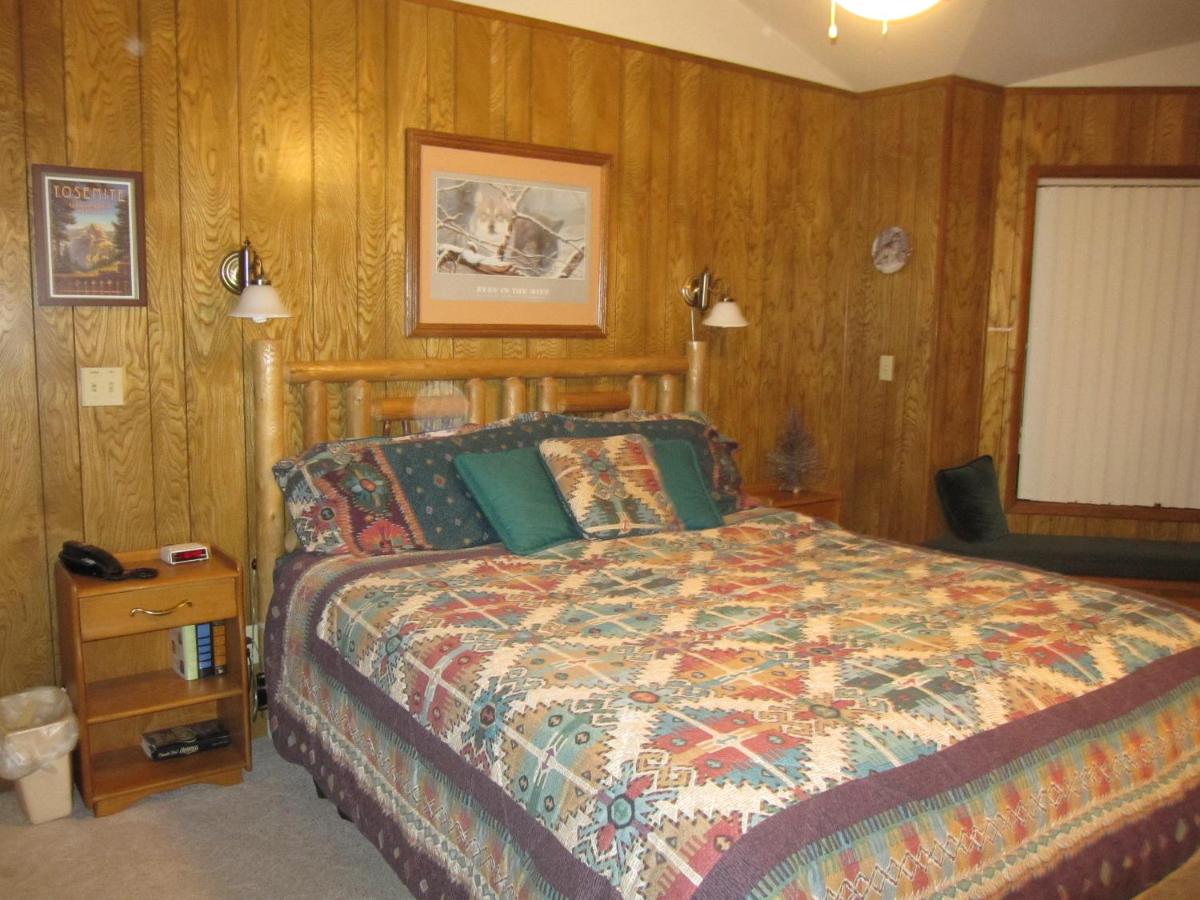 | 18A Pohono Pines