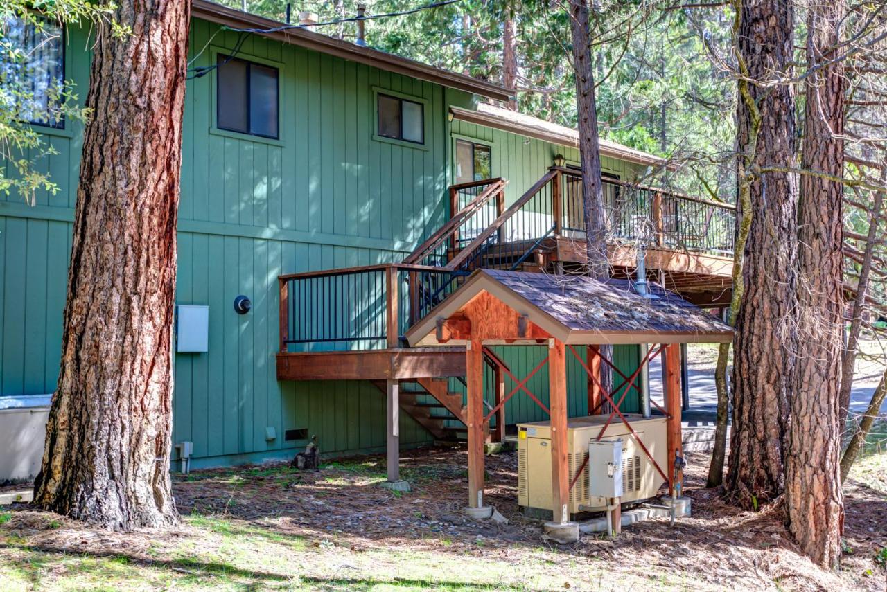 | 40 Coyles Cabin