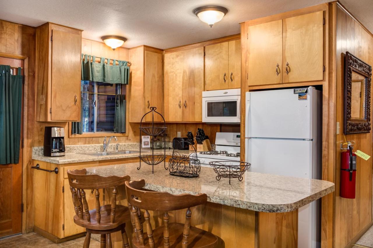 | 4 Pine Creek Cabin
