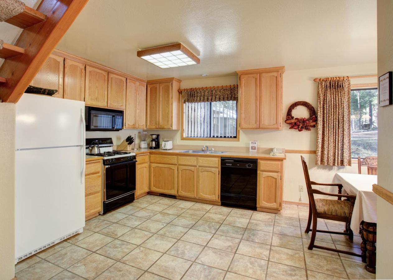 | 12 Cabin Twelve