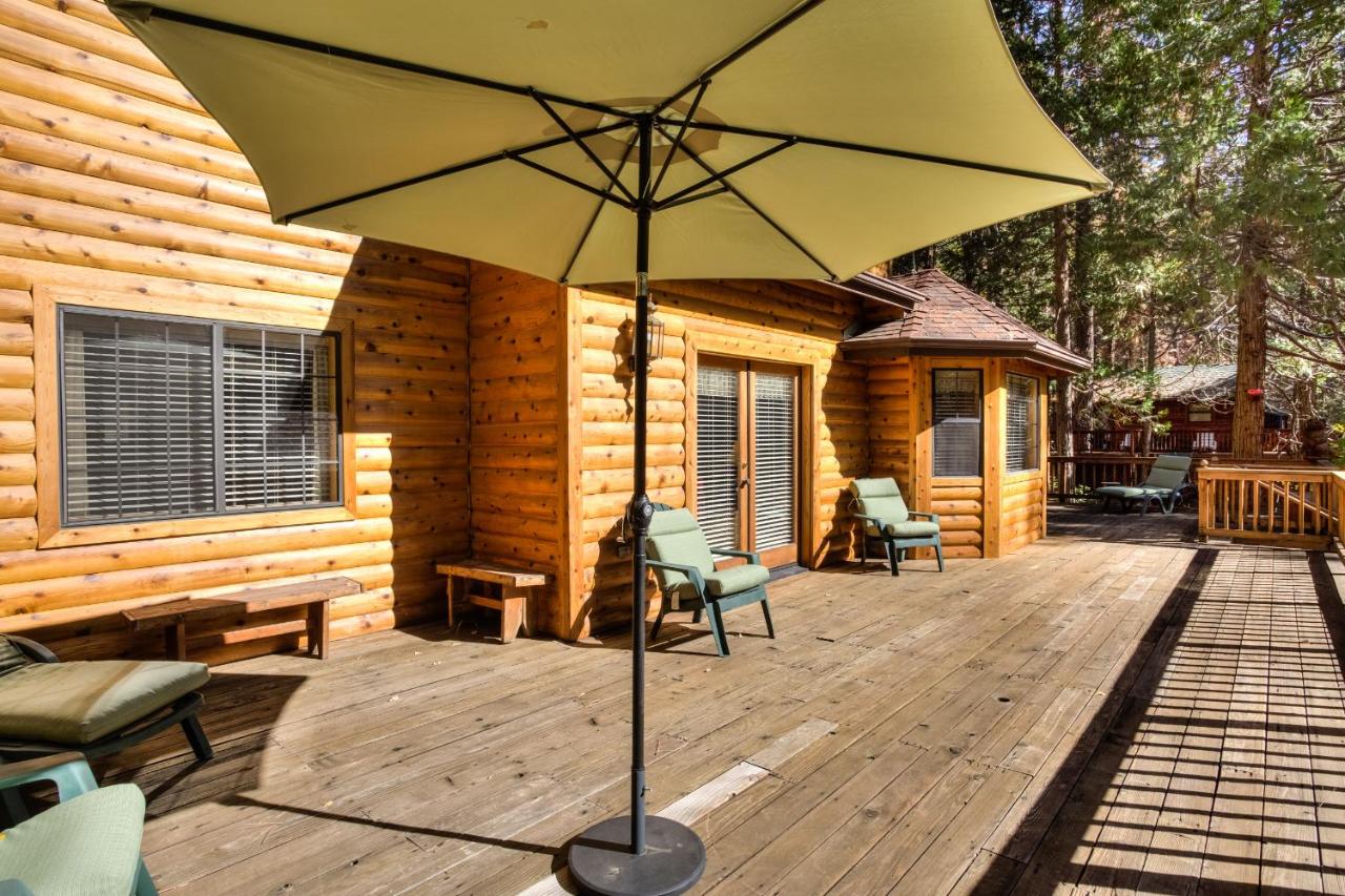 | 7 Cedar Lodge
