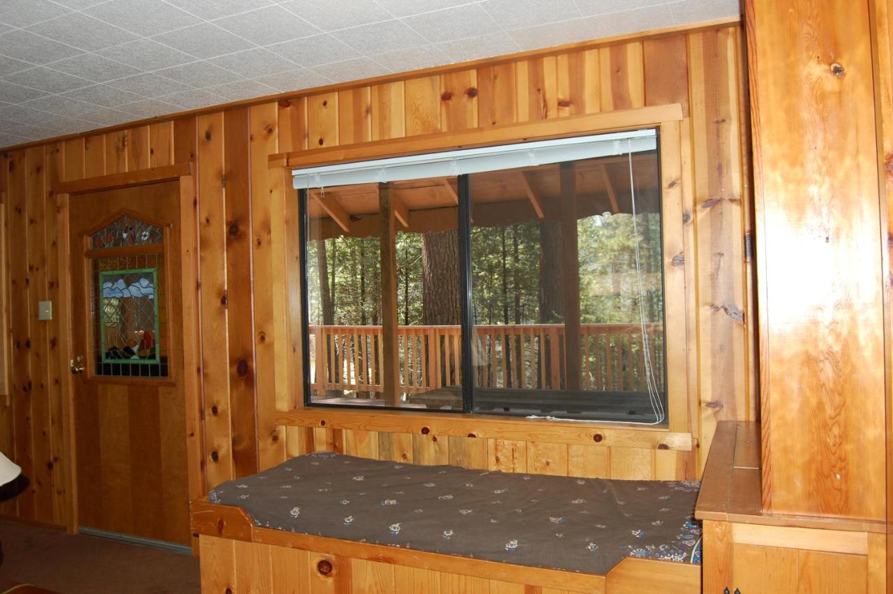 | 9S Pine Cabin