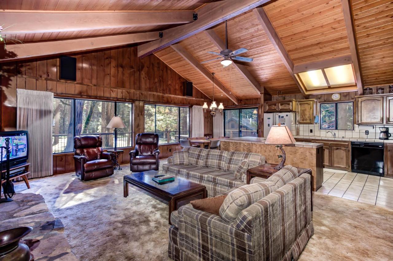 | 40 Coyles Cabin