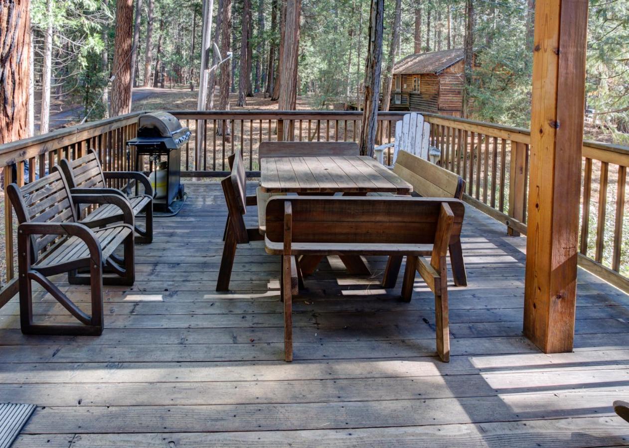 | 12 Cabin Twelve