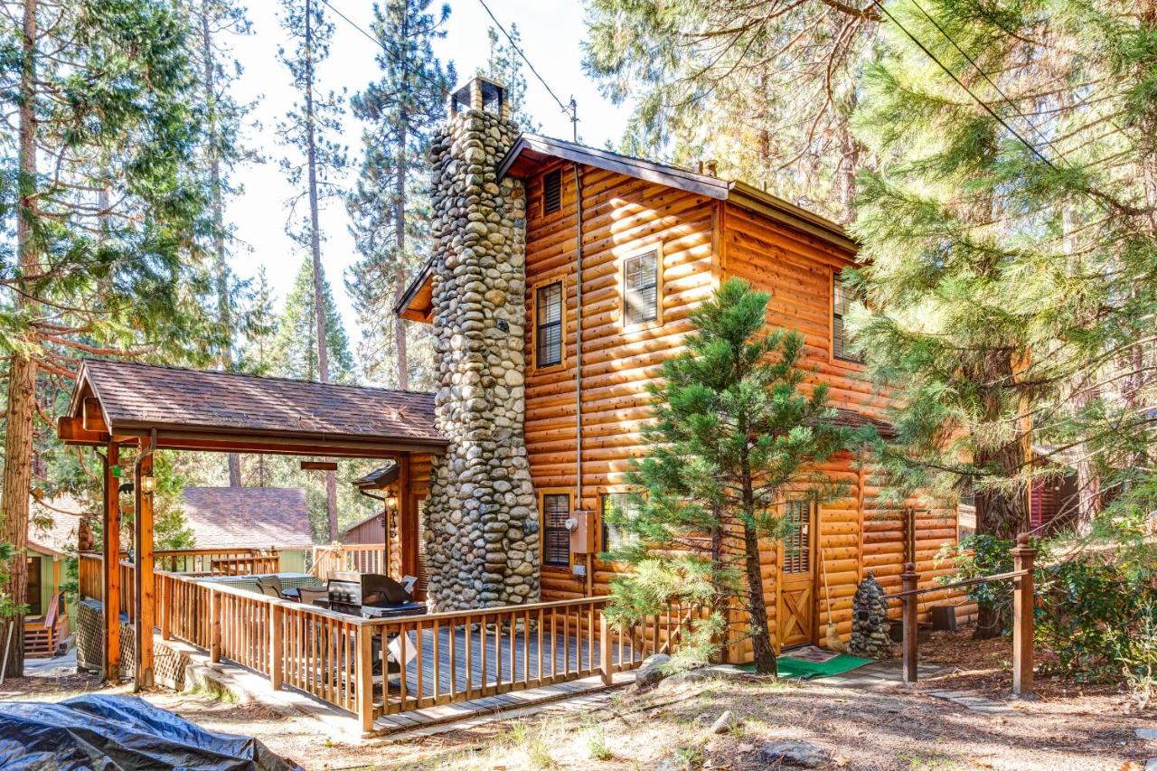 | 7 Cedar Lodge