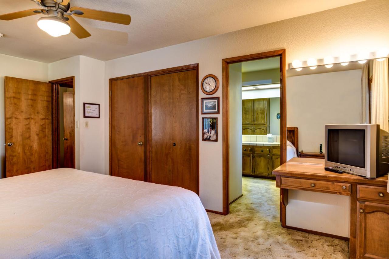 | 40 Coyles Cabin