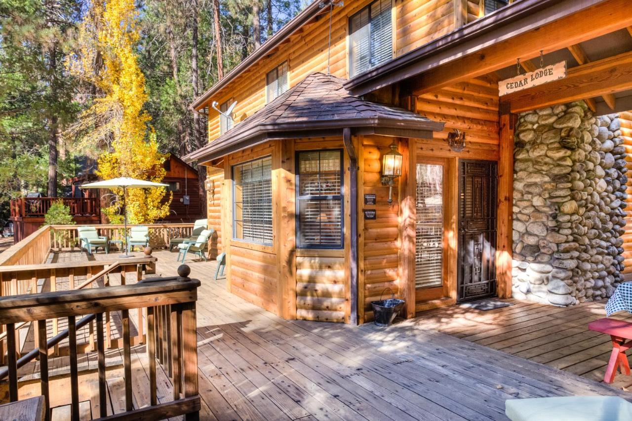 | 7 Cedar Lodge