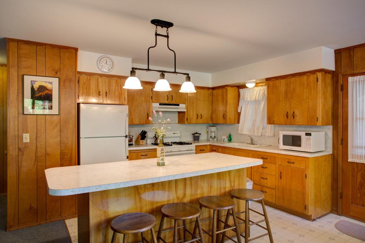 | 11B Sequoia House