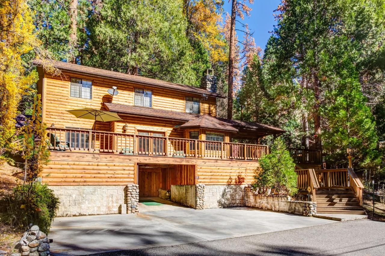 | 7 Cedar Lodge