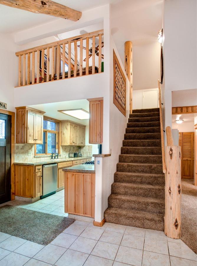 | 2N Big Pine Lodge