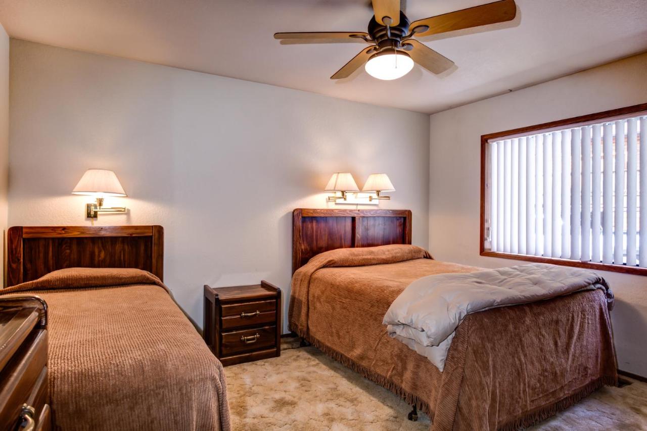 | 40 Coyles Cabin