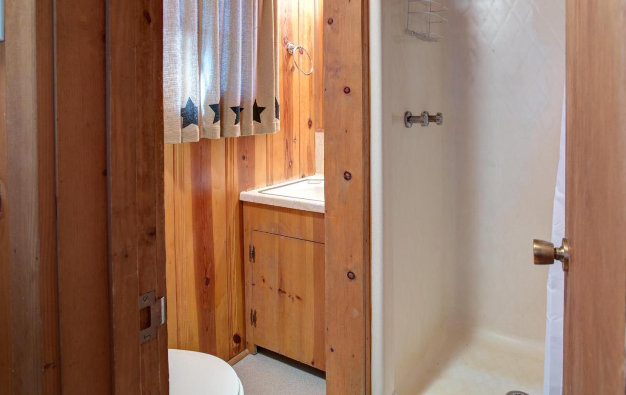 | 53 Creekside Cabin