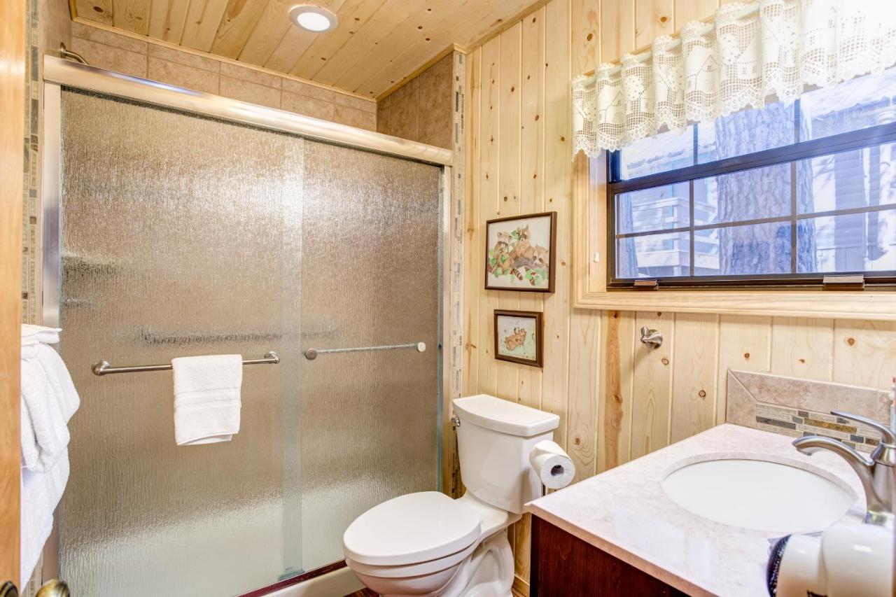 | 7 Cedar Lodge