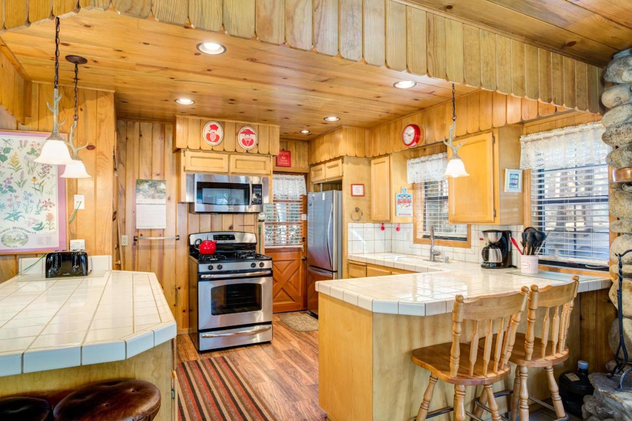 | 7 Cedar Lodge