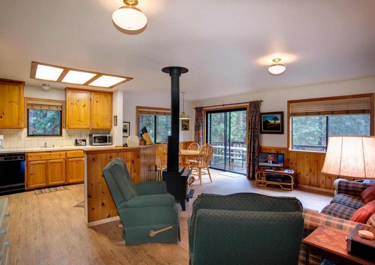 | 1S Cecils Cabin