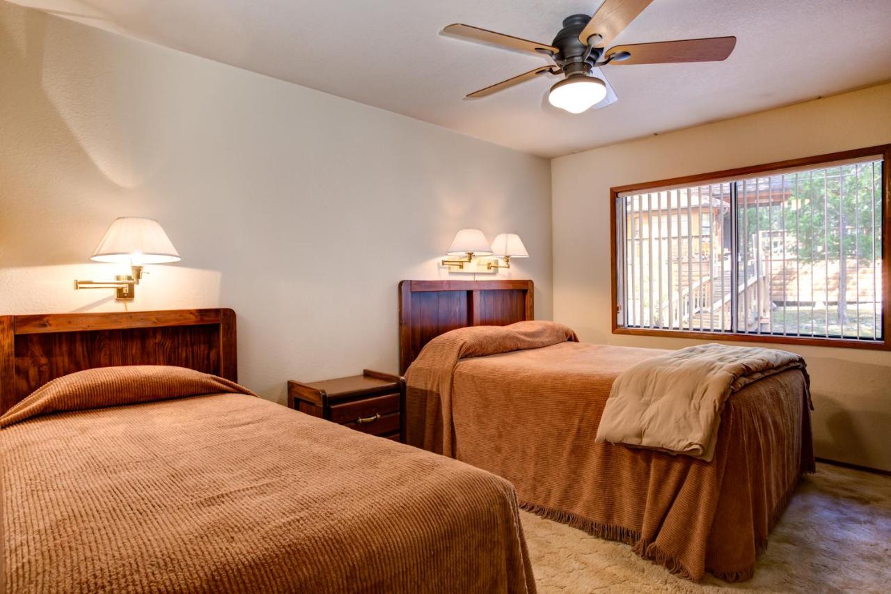 | 40 Coyles Cabin