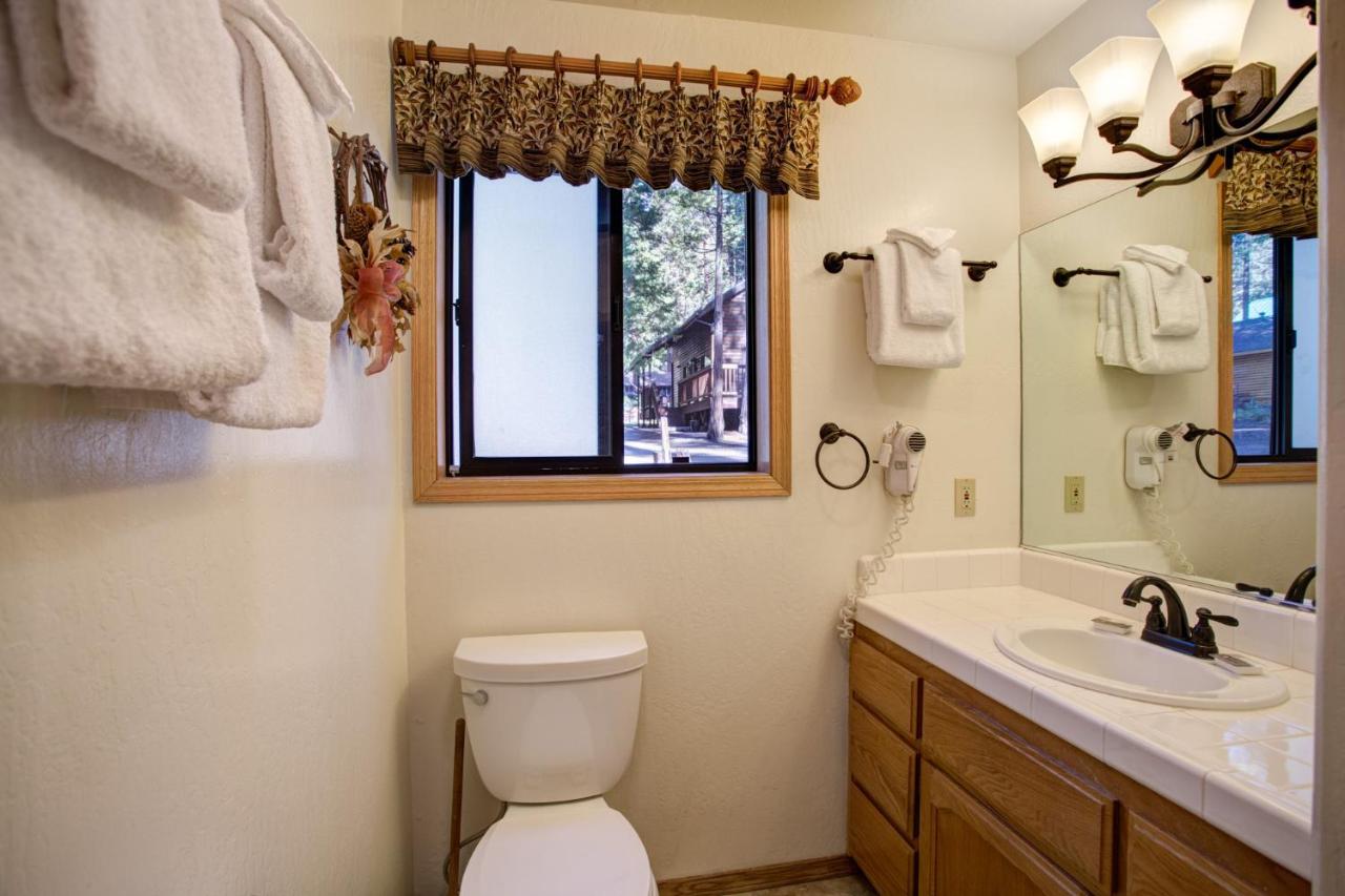 | 12 Cabin Twelve