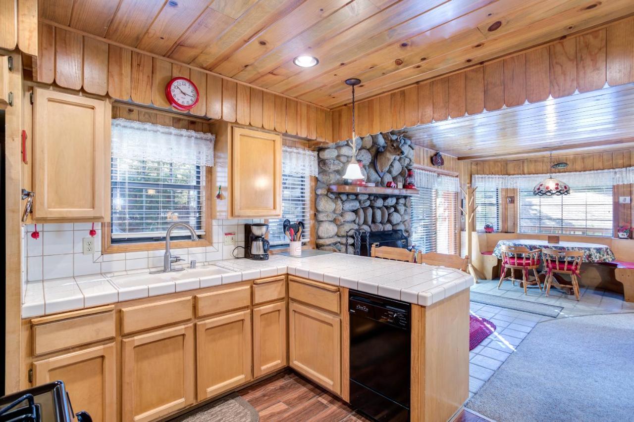 | 7 Cedar Lodge