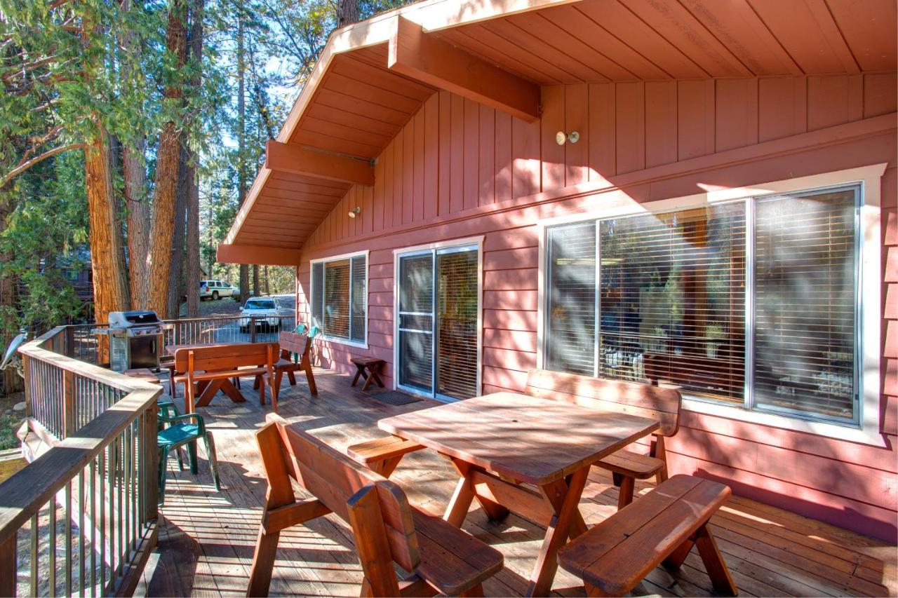 | 64 River Lodge