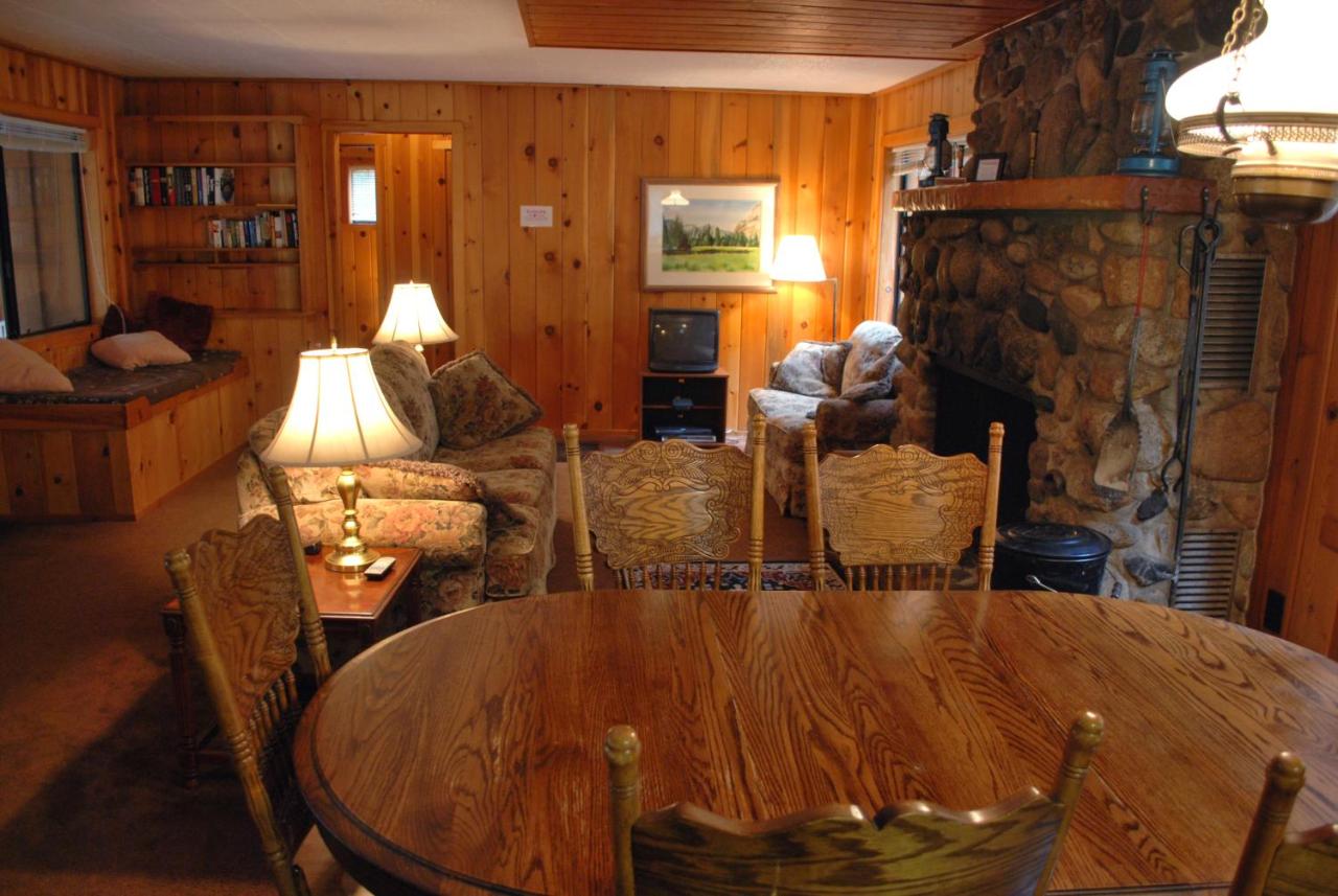 | 9S Pine Cabin