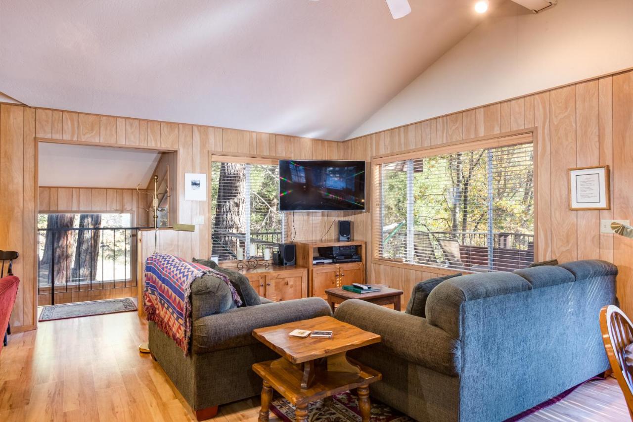 | 64 River Lodge