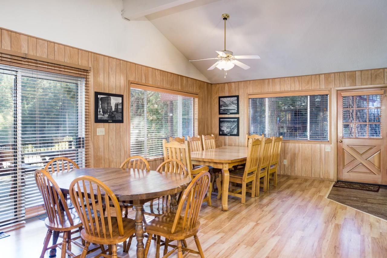 | 64 River Lodge