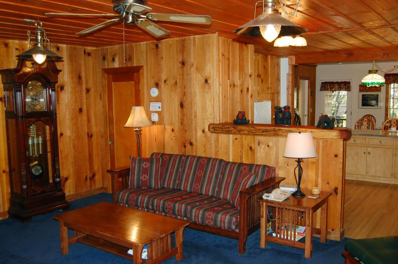 | 10N Black Oak Lodge