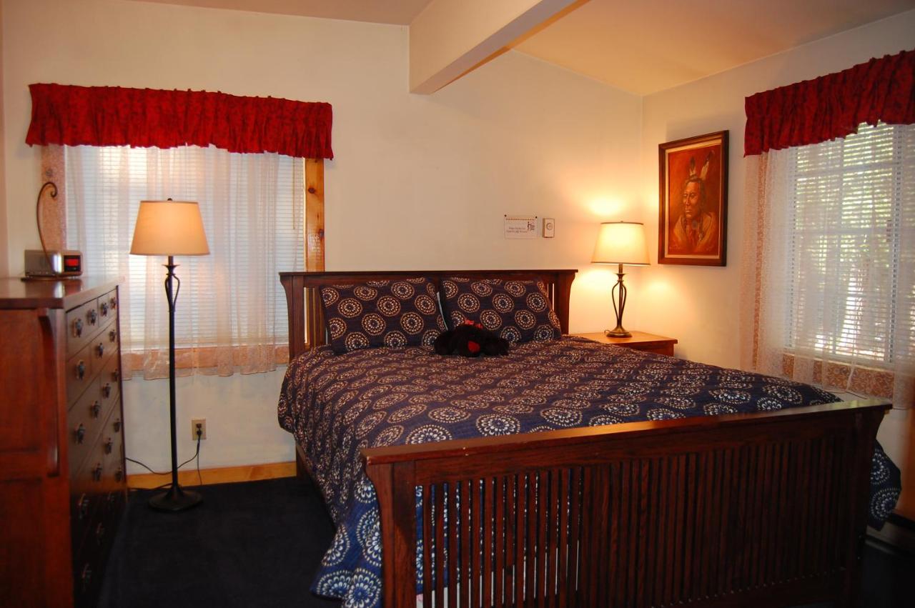 | 10N Black Oak Lodge