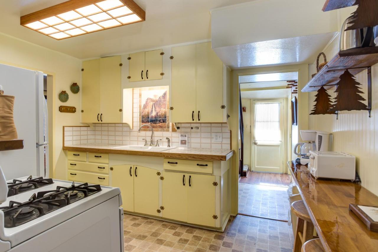 | 80 Chattertons Cottage