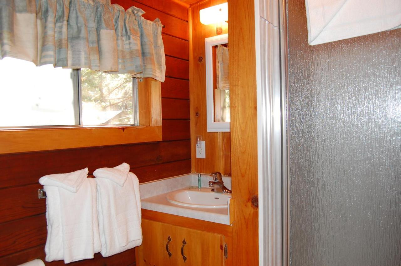 | 76 Howards Retreat