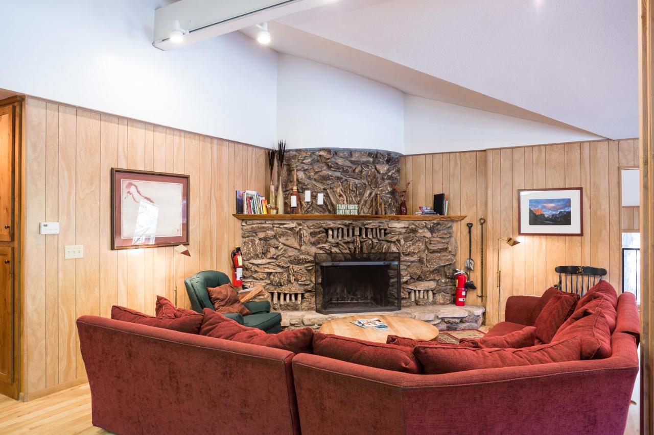 | 64 River Lodge