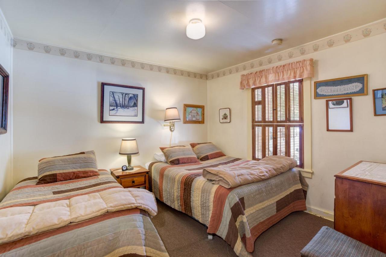 | 80 Chattertons Cottage