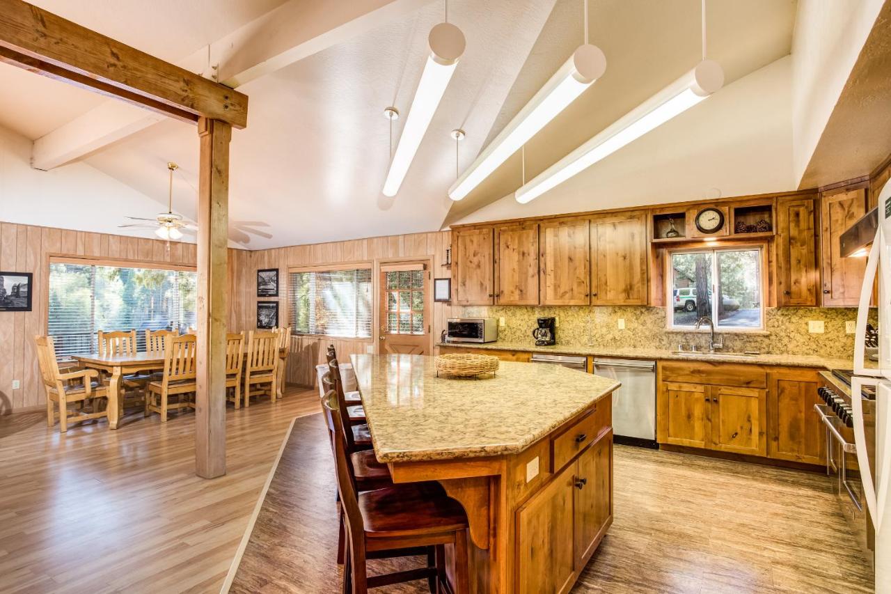 | 64 River Lodge