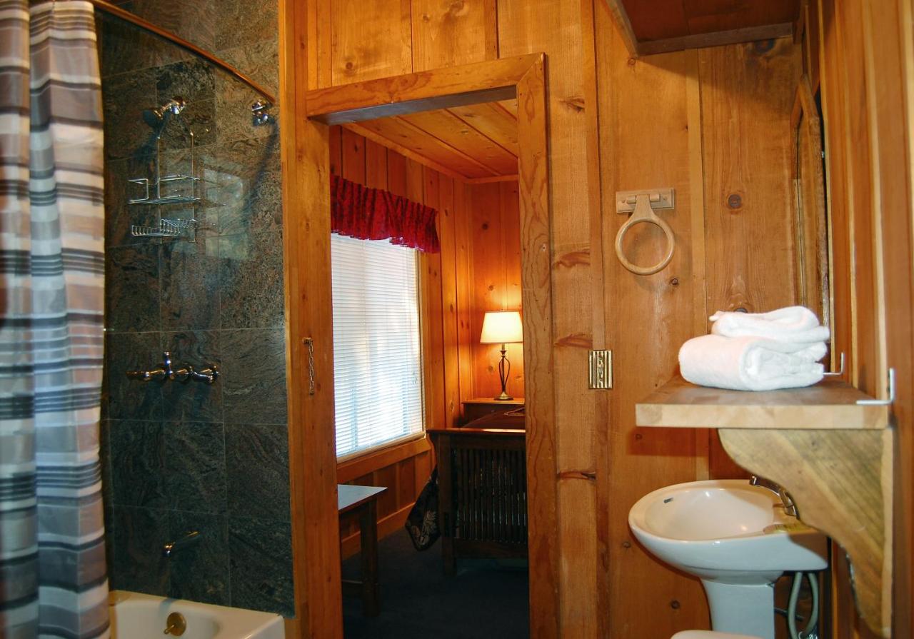 | 10N Black Oak Lodge