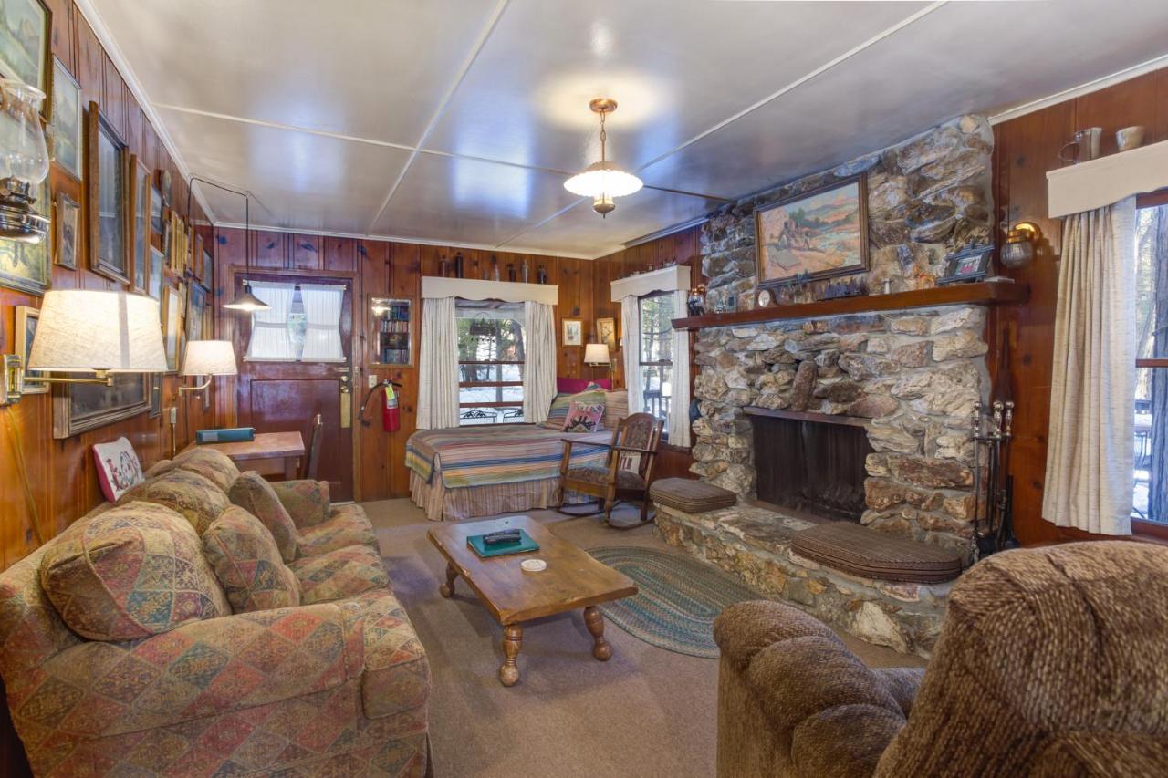 | 80 Chattertons Cottage