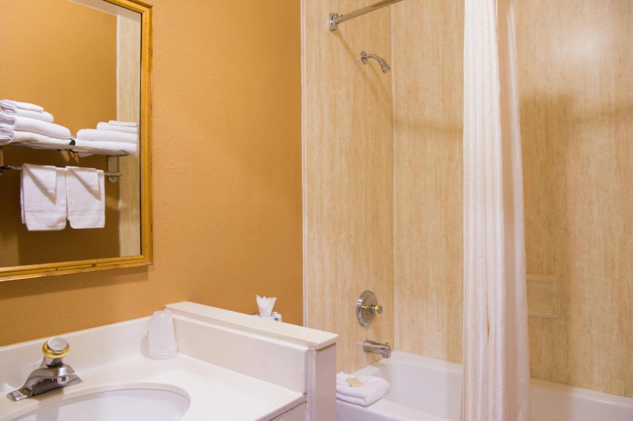 | Old Town Inn