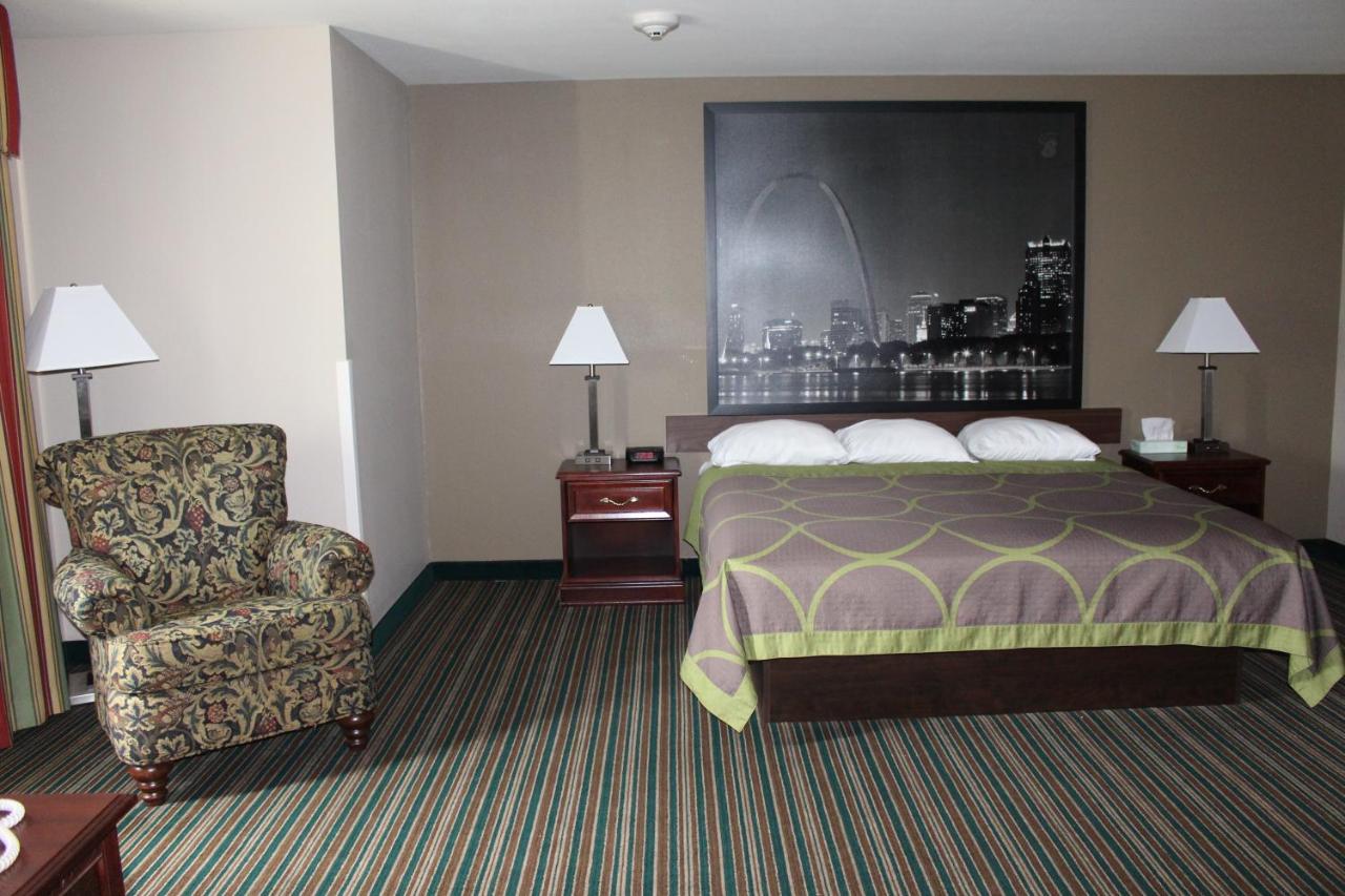 Deluxe King Suite with Spa Bath - Non-Smoking at Super 8 by Wyndham Union