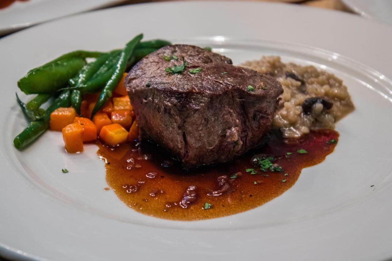 | River House Inn