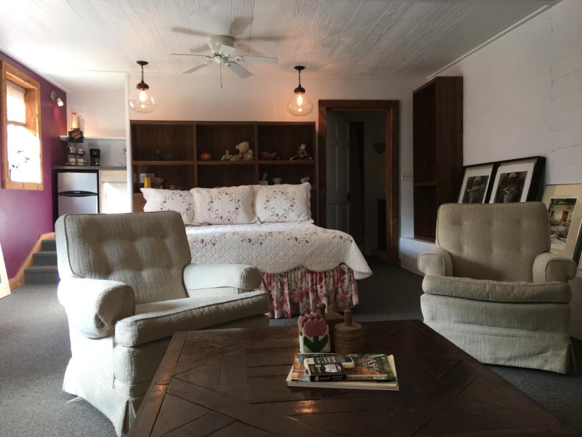 | River House Inn