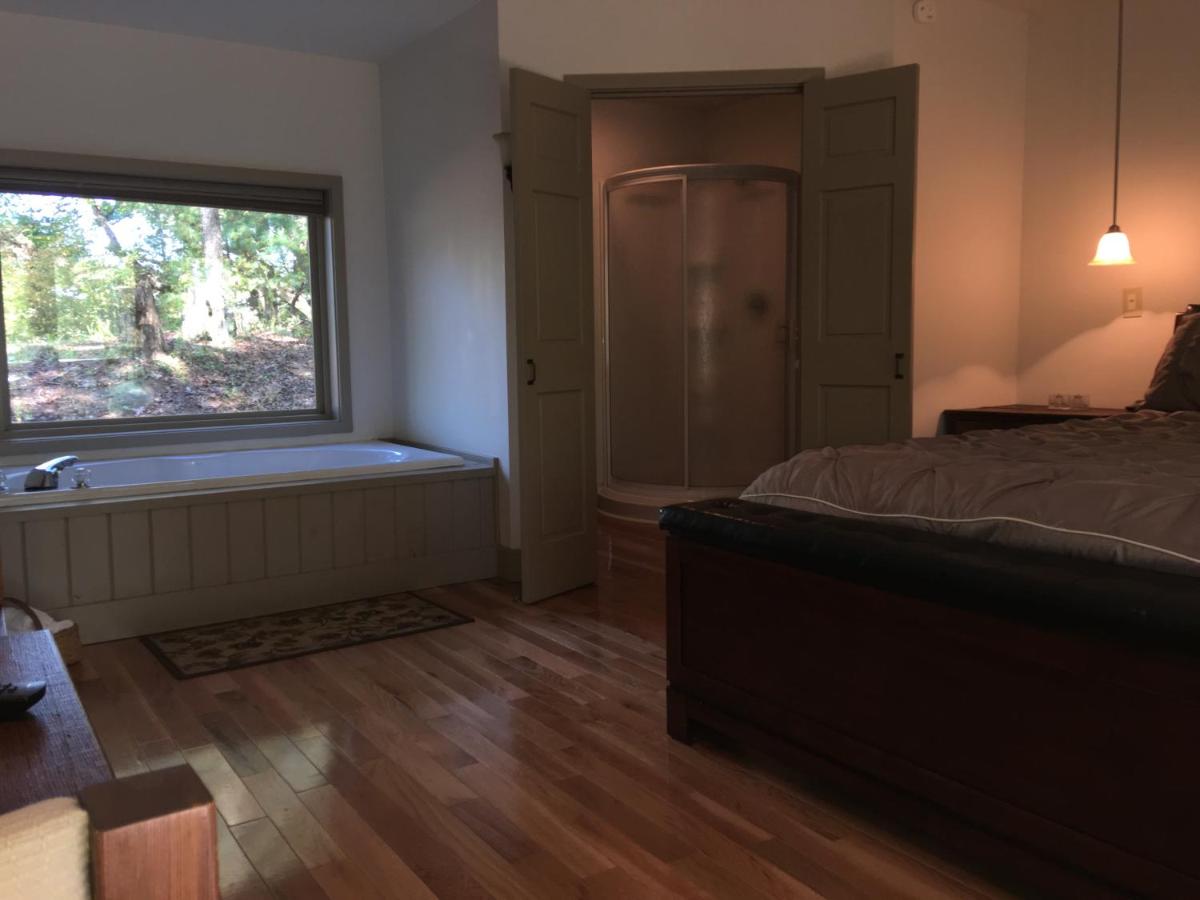| River House Inn