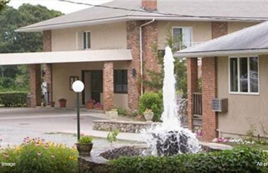| Winnapaug Inn
