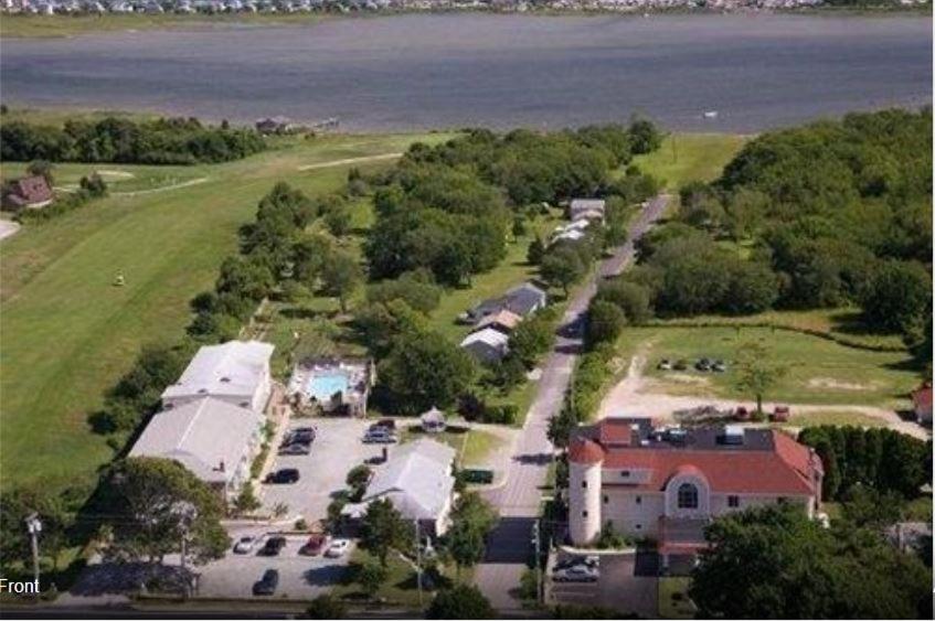 | Winnapaug Inn