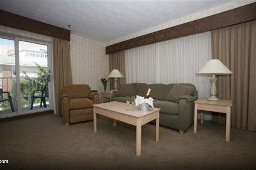 | Winnapaug Inn