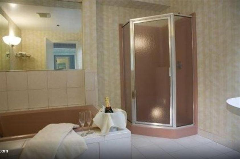 | Winnapaug Inn
