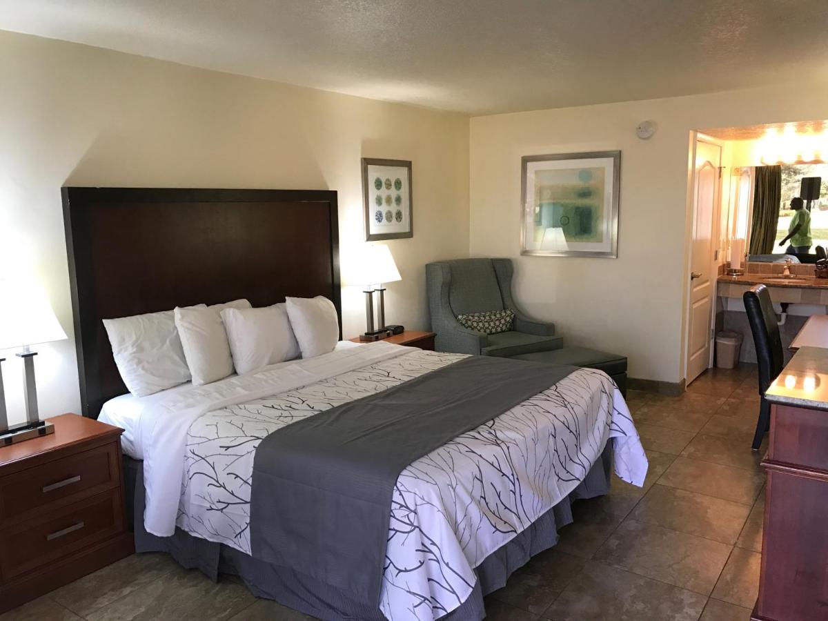  | At Home Inn - Fort Pierce