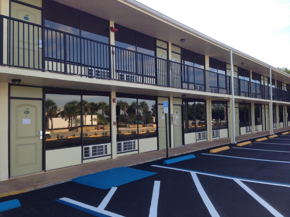  | At Home Inn - Fort Pierce