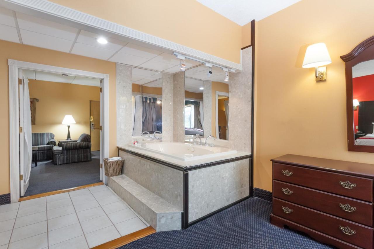 Deluxe One-Bedroom King Suite - Non-Smoking at Ramada by Wyndham Newburgh/West Point