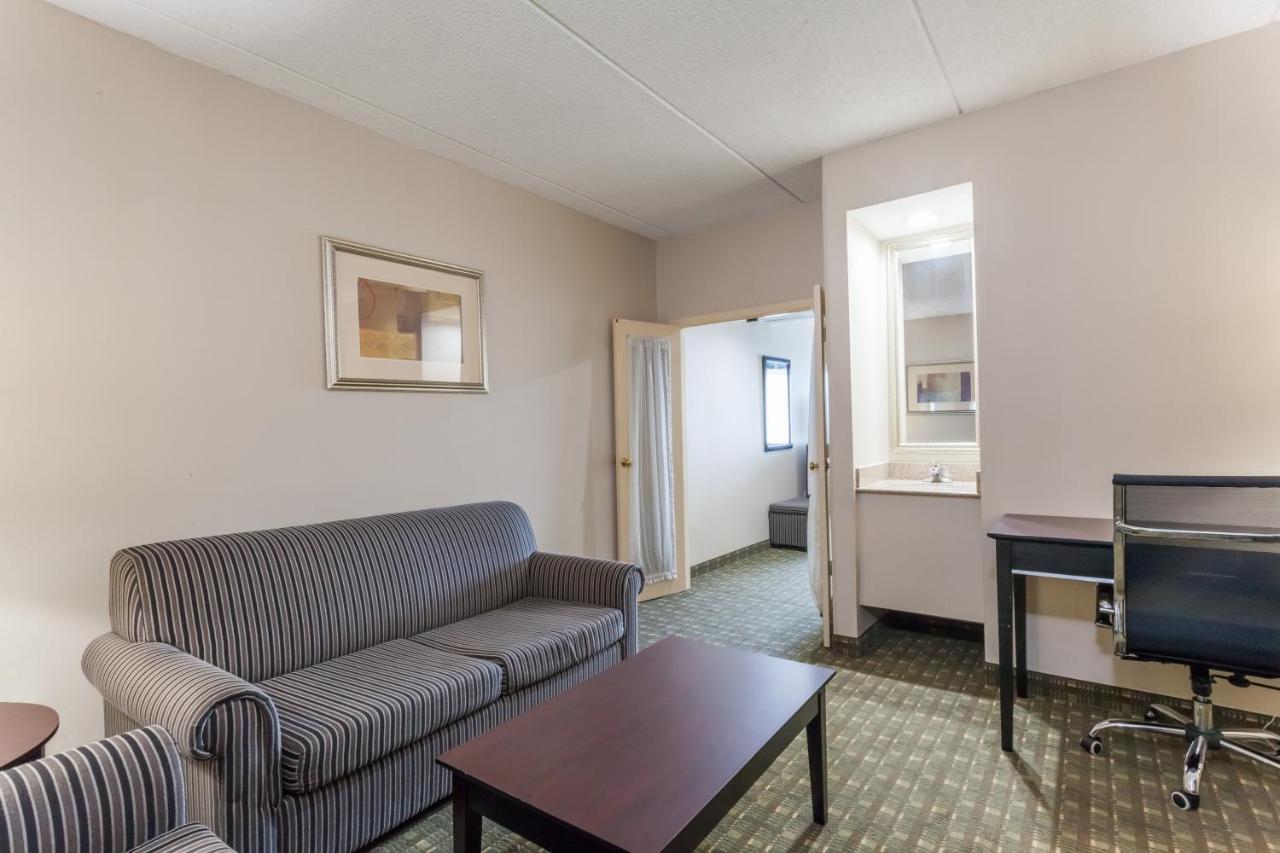 One-Bedroom King Suite - Non-Smoking at Ramada by Wyndham Newburgh/West Point