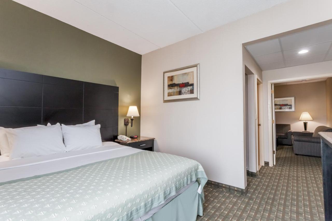 One-Bedroom King Room - Mobility Access/Non-Smoking at Ramada by Wyndham Newburgh/West Point
